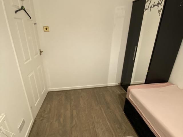 Room for rent in Longford, West Midlands