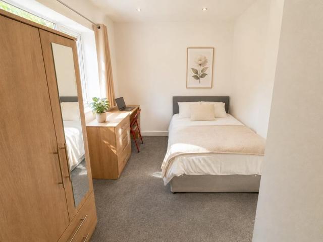 Room for rent in Wake Green, West Midlands