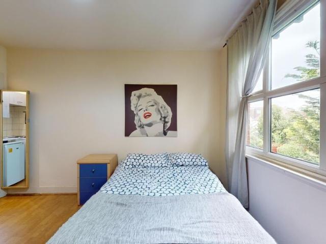 Room for rent in London Borough of Brent, Greater London
