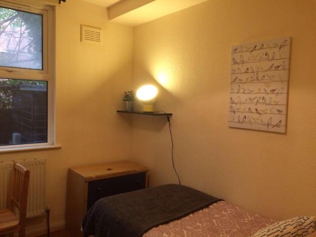 Room for rent in Cricklewood, Brent