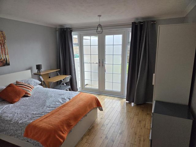Room for rent in Pin Green Industrial Area, Shephall