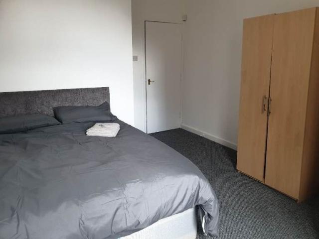 Room for rent in Collier Row, Greater London