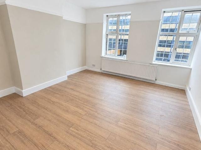 Room for rent in London Borough of Enfield, Greater London