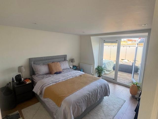 Room for rent in Earlsfield, Greater London