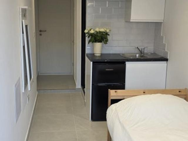 Room for rent in Falcon Lodge, Wales