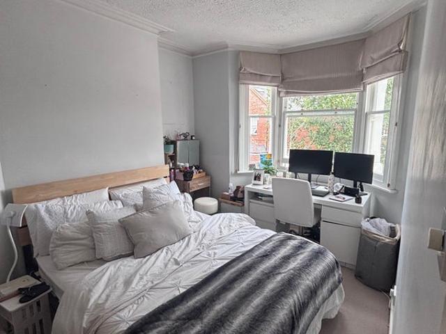 Room for rent in Earlsfield, Greater London