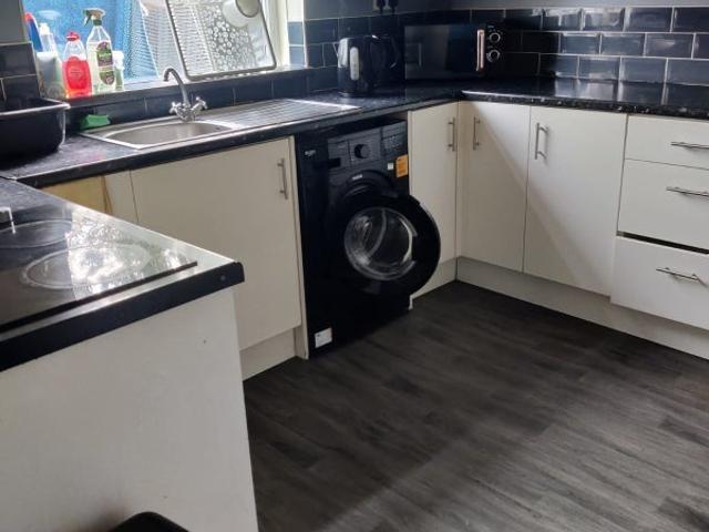 Room for rent in Fernhill, Bury