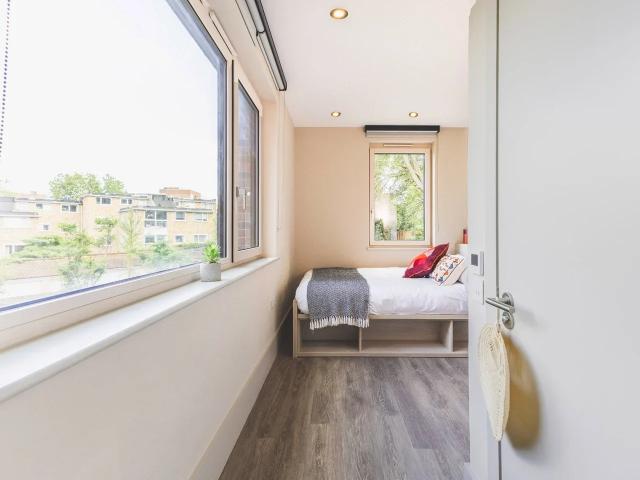Room for rent in Southfields, Greater London