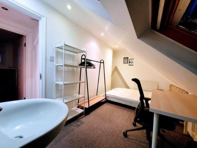 Room for rent in London Borough of Wandsworth, Greater London