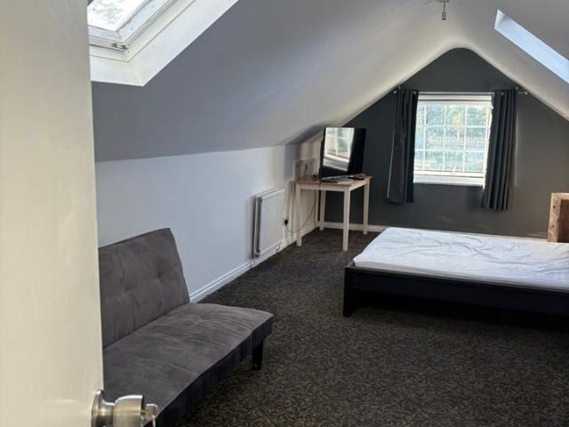 Room for rent in Avery Hill, Greater London