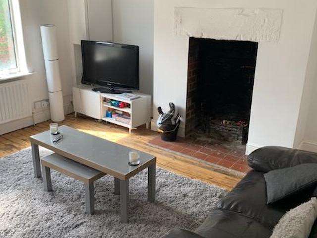 Room for rent in Gledhow Park, Leeds