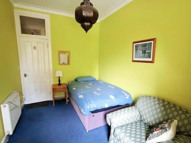 Room for rent in Comiston, Scotland