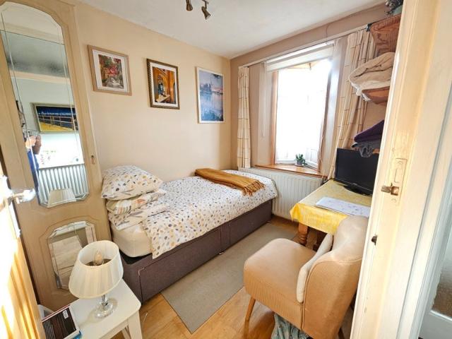Room for rent in London Borough of Ealing, Hanwell
