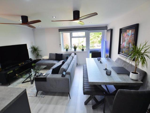 Flat for rent in Glynde, West Sussex