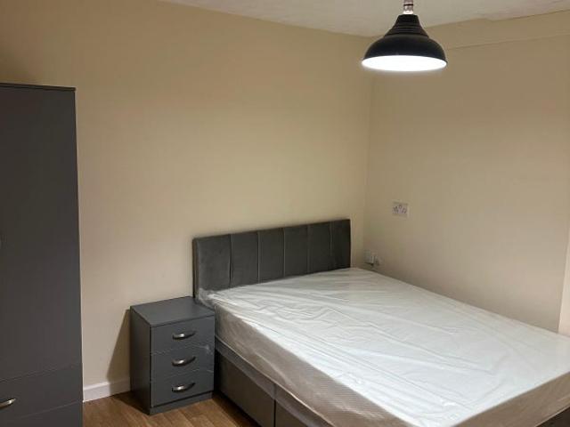 Room for rent in Kinsley, West Yorkshire