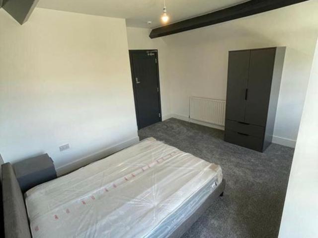 Room for rent in Kinsley, Wakefield