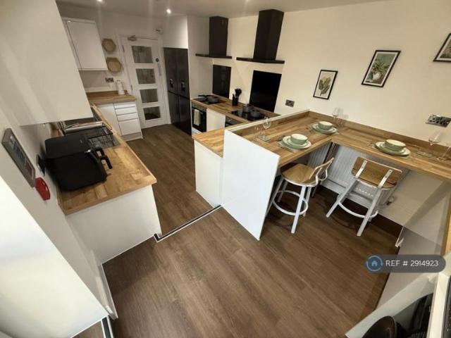 Room for rent in Buckland Valley, Ash