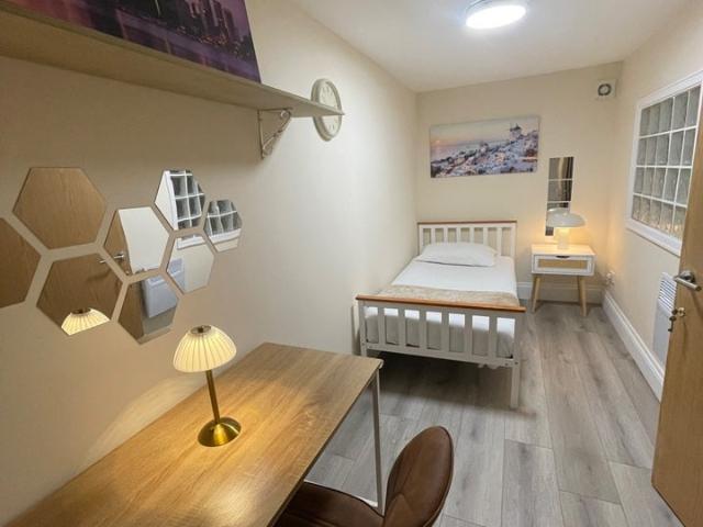 Room for rent in Elm Park, Calderstones