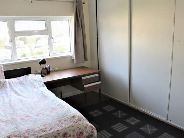 Room for rent in Englefield Green, Runnymede