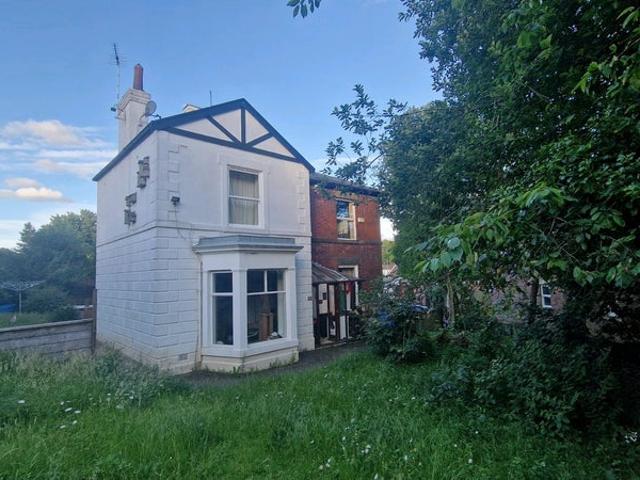 Room for rent in Burnedge, Greater Manchester