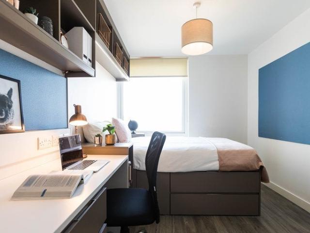Room for rent in New Malden, Greater London