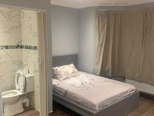 Room for rent in Shard End, West Midlands
