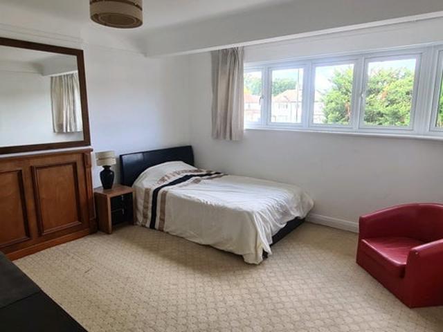 Room for rent in New Malden, Greater London