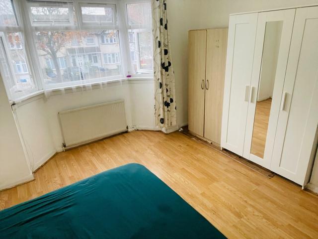 Room for rent in London Borough of Ealing, Greater London