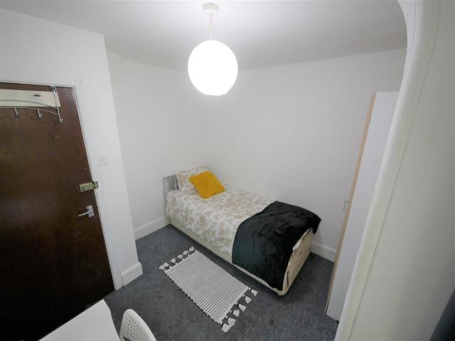 Room for rent in Corfe Mullen