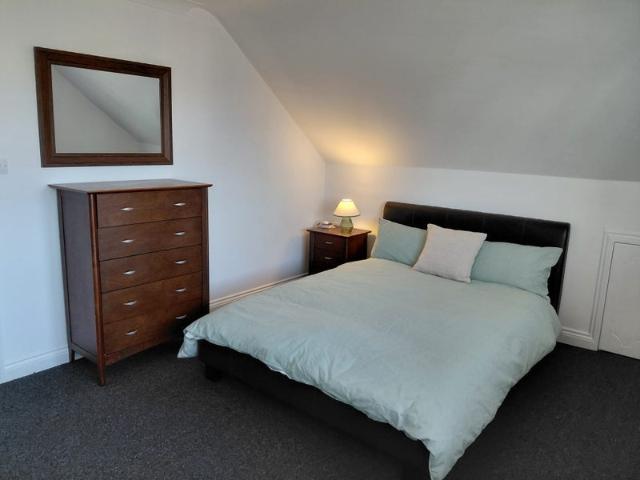 Room for rent in Lytchett Minster and Upton, Upton
