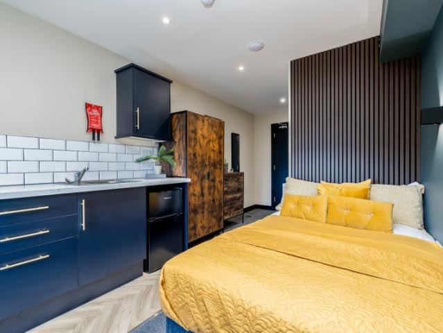 Room for rent in Chilvers Coton, Camp Hill