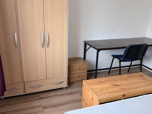 Room for rent in Charlton Riverside, Greater London