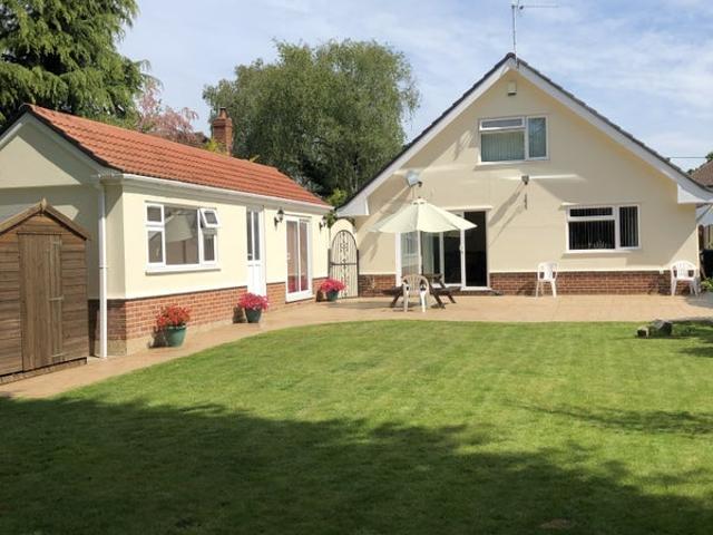 Room for rent in Fairmile, Christchurch