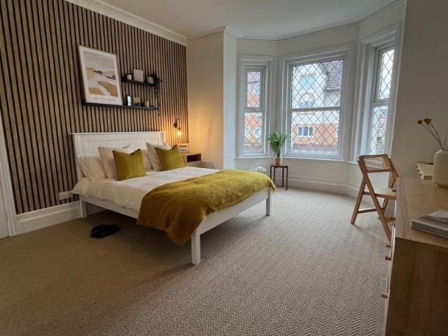 Room for rent in Penn Hill, Poole