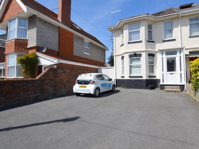 Room for rent in Branksome, Poole