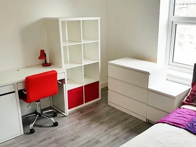 Room for rent in Hillhouse, Huddersfield