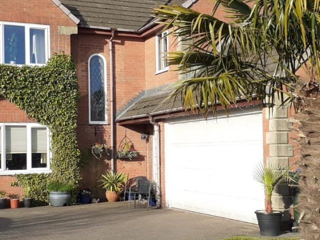 Room for rent in Brockhall Village, Paradise