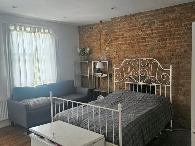 Room for rent in London Borough of Lewisham, New Cross
