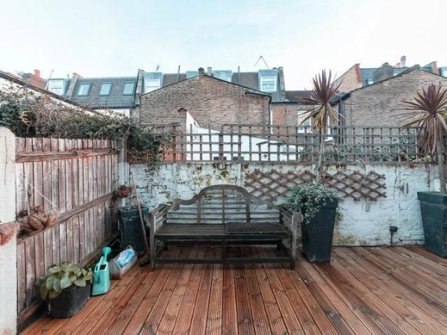 Room for rent in London Borough of Hammersmith and Fulham, Greater London