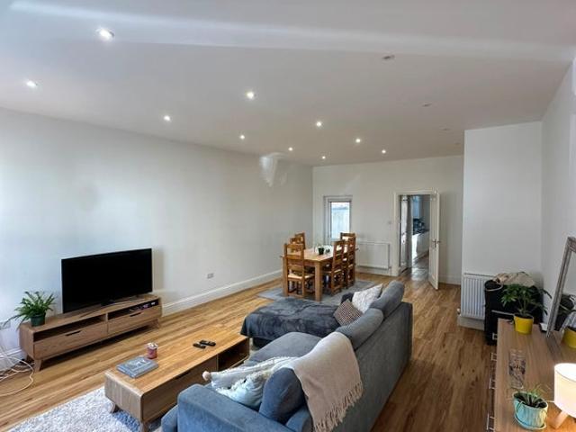 Room for rent in Southfields, Greater London