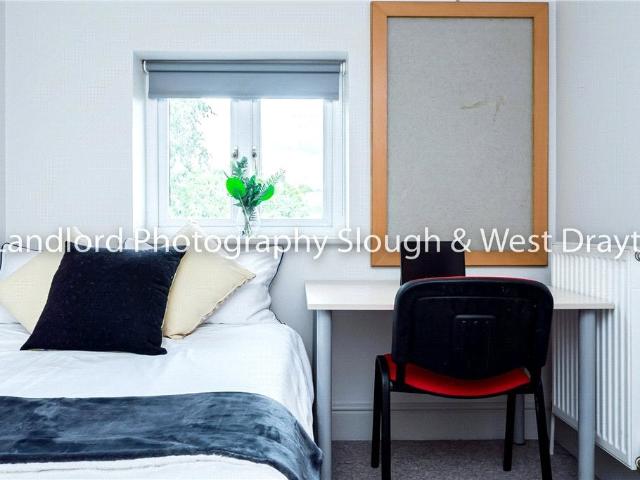 Room for rent in Park Barn, Guildford