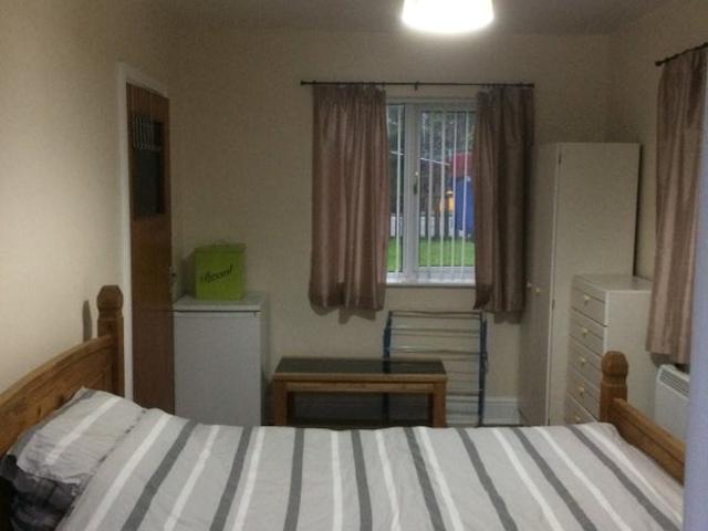 Room for rent in Broomhill, Wakefield