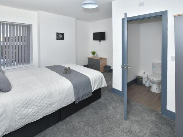 Room for rent in Joiner's Square, Hanley