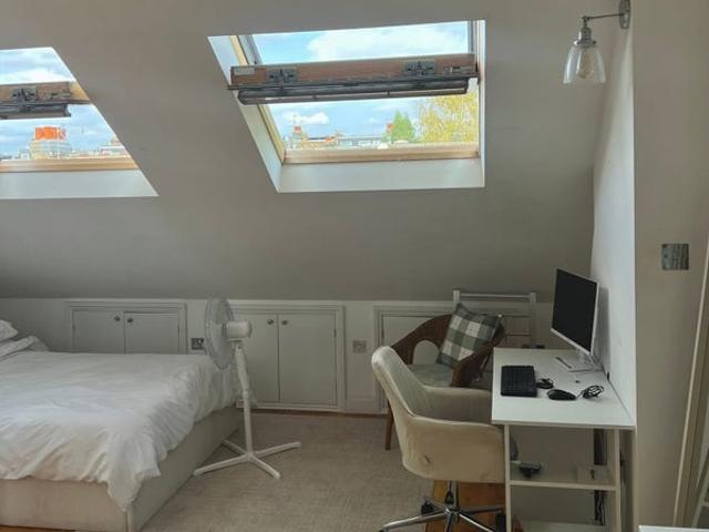 Room for rent in Earlsfield, Greater London