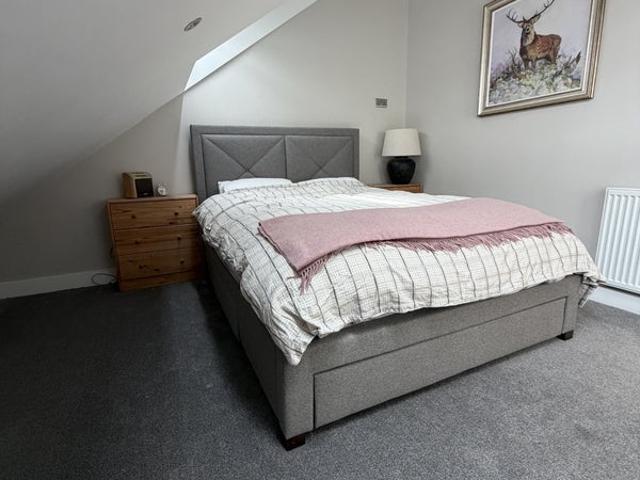 Room for rent in Lady House, Burnedge