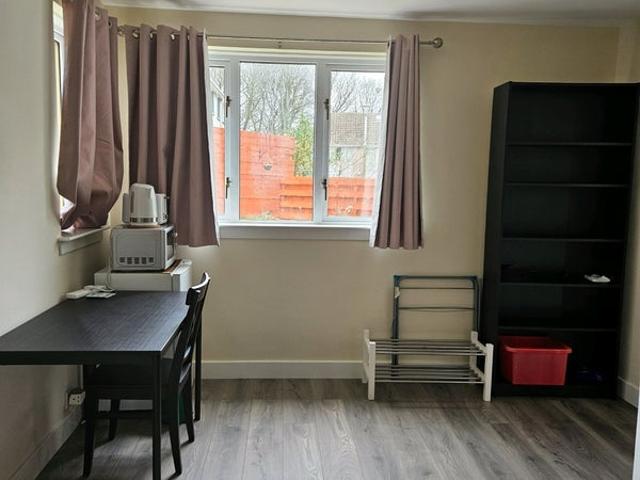 Room for rent in Buckstone, Fairmilehead