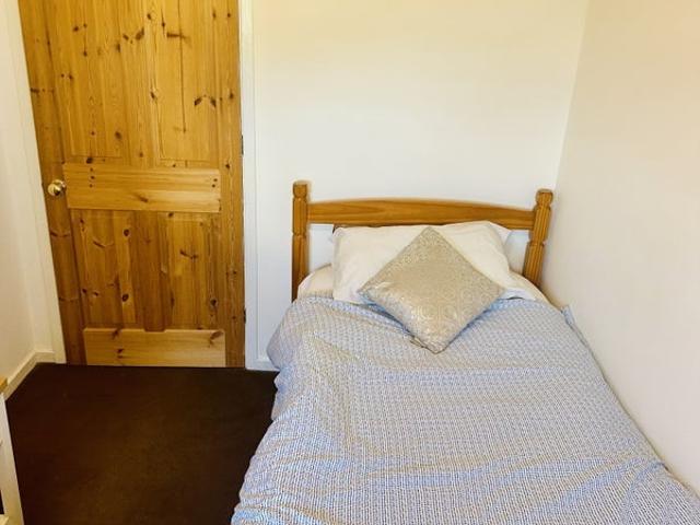 Room for rent in Eton
