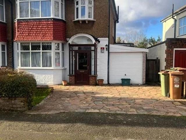 Room for rent in Worcester Park, Greater London