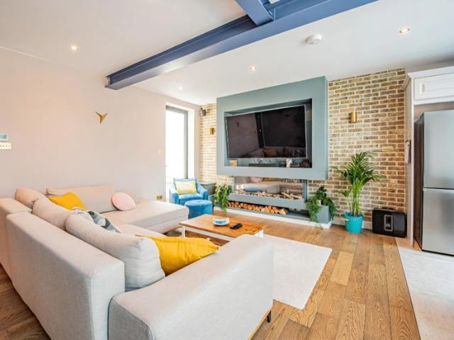 Room for rent in Queen's Park, Greater London
