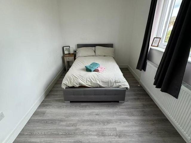 Room for rent in London Borough of Merton, Greater London